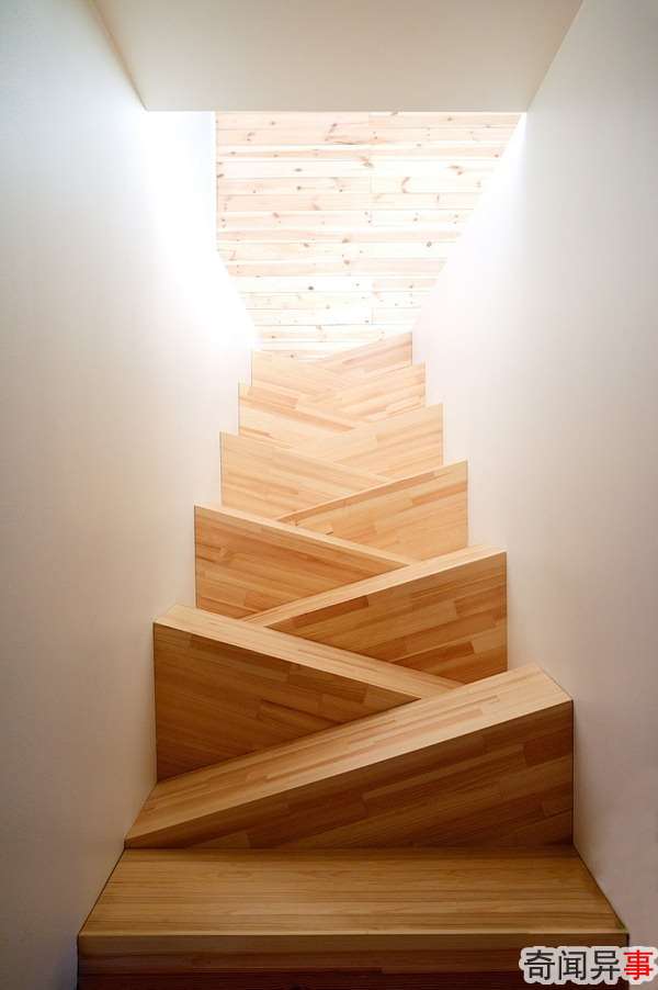 Abstract-set-of-stairs-would-be-great-for-a-small-space