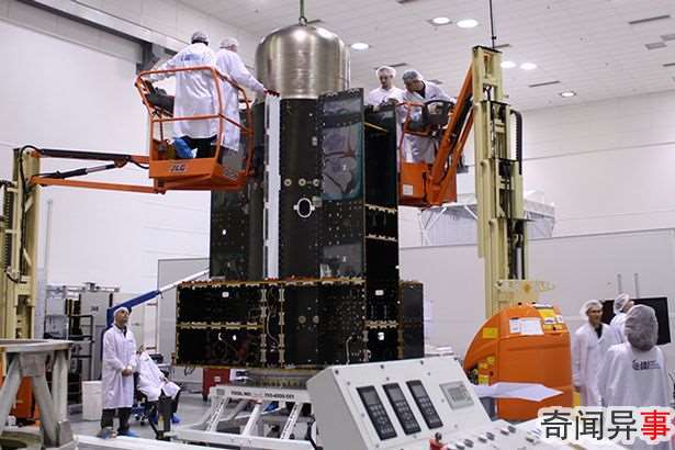 Amos-6