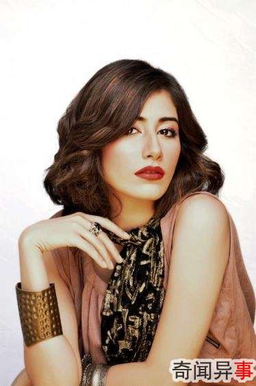 Syra-Yousaf-Alishba-Yousaf-Palwasha-Photoshoot-2013-2014-8