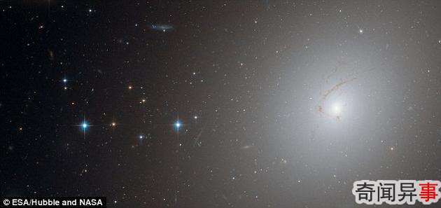 2010꣬̫֡ԶһǶ㵽ġNGC 4696ϵ